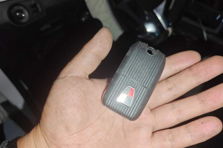 Used Roewe RX5 2019 20T Two-Wheel Drive Automatic 4G Connected Platinum Edition Vehicle Key