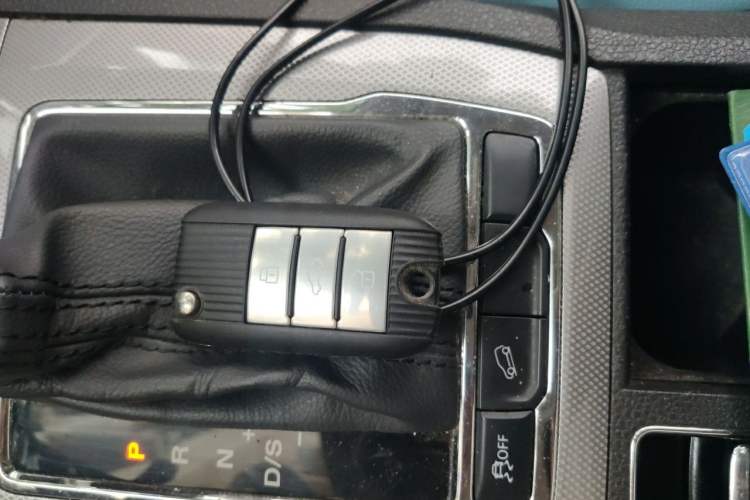 Used Roewe RX5 2019 20T Two-Wheel Drive Automatic 4G Connected Platinum Edition Vehicle Key