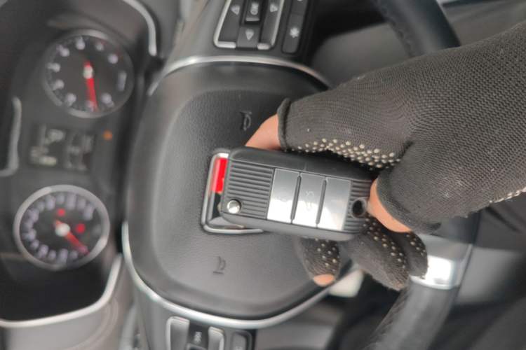 Used Roewe RX5 2019 20T Two-Wheel Drive Automatic 4G Connected Platinum Edition Vehicle Key