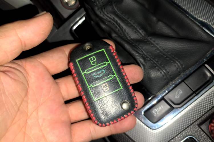 Used Roewe RX5 2019 20T Two-Wheel Drive Automatic 4G Connected Platinum Edition Vehicle Key