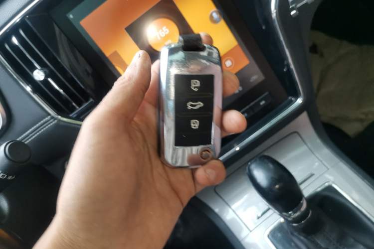 Used Roewe RX5 2019 20T Two-Wheel Drive Automatic 4G Connected Platinum Edition Vehicle Key