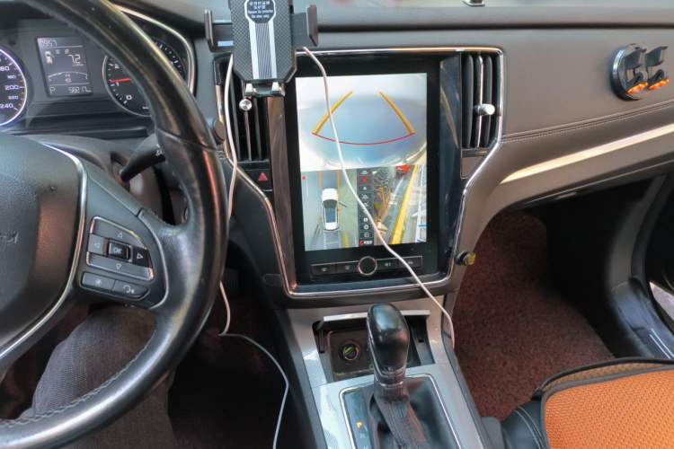 Used Roewe RX5 2020 20T Automatic 4G Connected Million Edition Audio And AC Panel