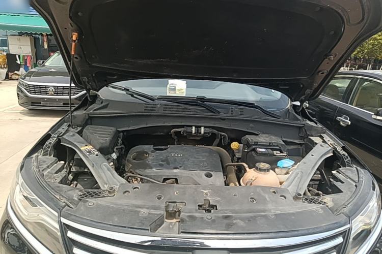 Used Roewe RX5 2020 20T Automatic 4G Connected Million-Dollar Flagship Edition Engine Bay