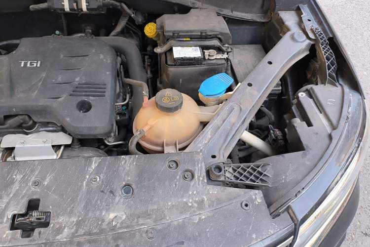 Used Roewe RX5 2020 20T Automatic 4G Connected Million Edition Engine Bay Left