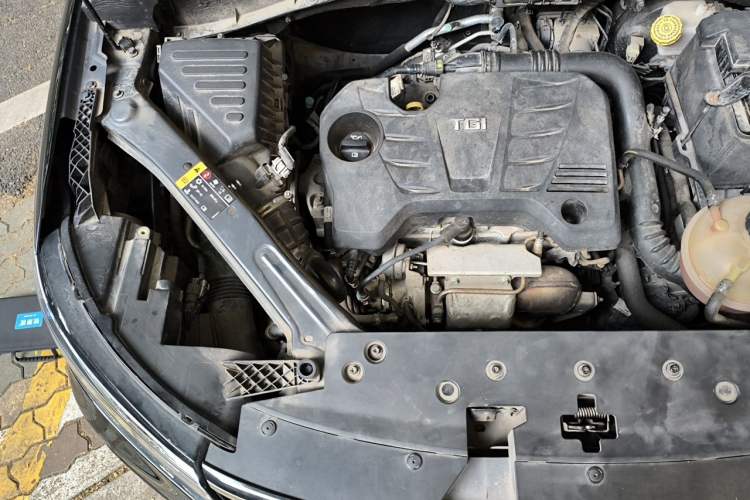 Used Roewe RX5 2020 20T Automatic 4G Connect Excellence Edition Engine Bay Right