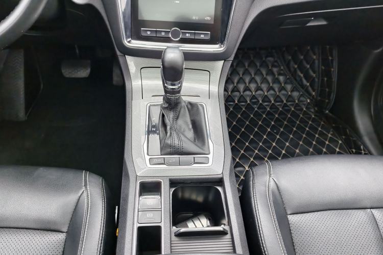 Used Roewe RX5 2020 20T Automatic 4G Connect Excellence Edition Gear Lever