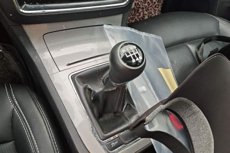 Used Roewe RX5 2020 20T Manual 4G Connect Super-Luxury Flagship Edition Gear Lever