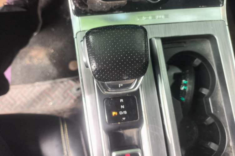 Used Roewe RX5 2020 PLUS 300TGI Automatic Ali National Style Luxury Edition Gear Lever