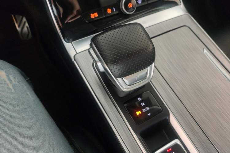 Used Roewe RX5 2020 PLUS 300TGI Automatic Ali National Style Ronglin Edition Gear Lever