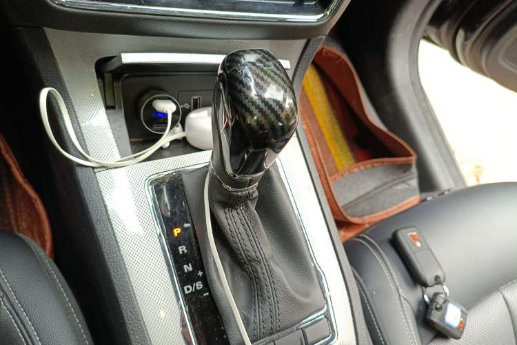 Used Roewe RX5 2020 20T Automatic 4G Connect Superior Flagship Edition Gear Lever