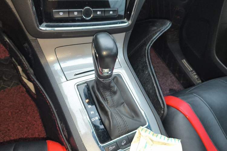 Used Roewe RX5 2020 20T Automatic 4G Connected Million Edition Gear Lever