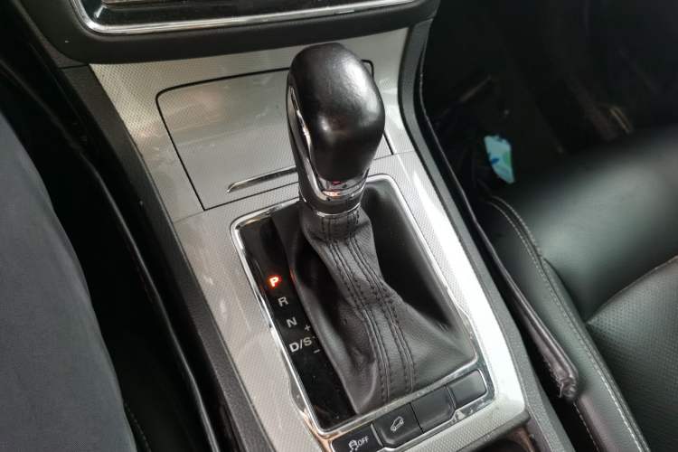 Used Roewe RX5 2020 20T Automatic 4G Connect Superior Flagship Edition Gear Lever