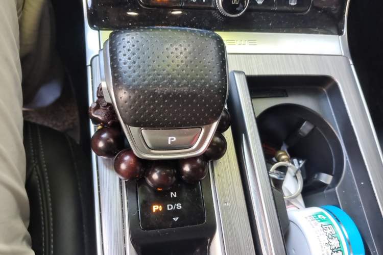 Used Roewe RX5 2020 PLUS 300TGI Automatic Ali National Style Luxury Edition Gear Lever