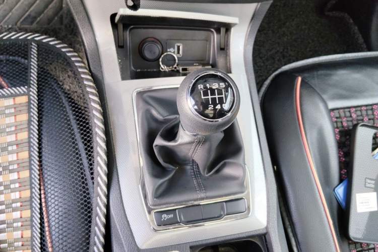 Used Roewe RX5 2020 20T Manual 4G Connect Super-Luxury Flagship Edition Gear Lever