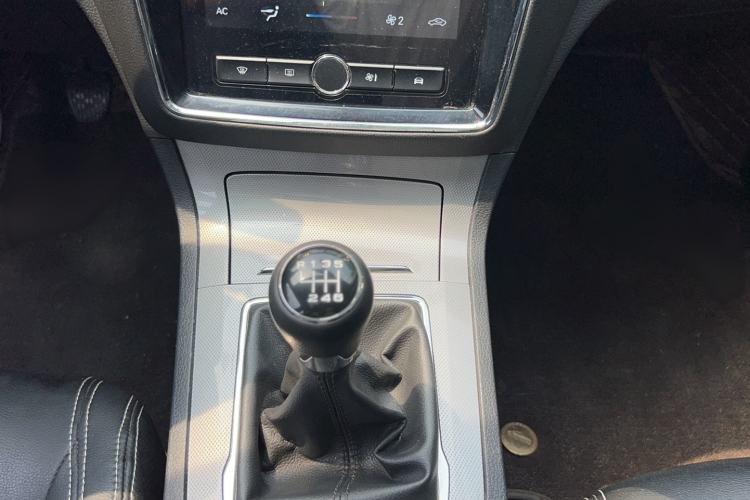 Used Roewe RX5 2020 20T Manual 4G Connect Million Edition Gear Lever