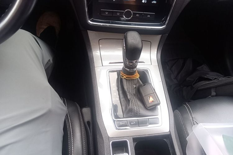 Used Roewe RX5 2020 20T Automatic 4G Connect Superior Flagship Edition Gear Lever