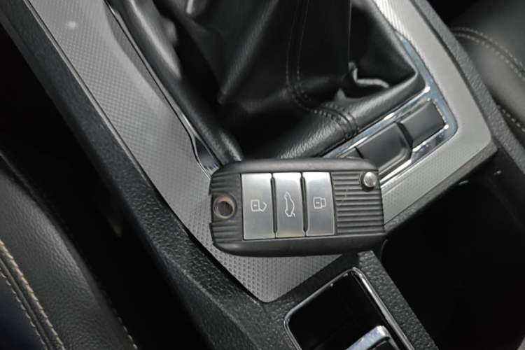 Used Roewe RX5 2020 20T Manual 4G Connect Super-Luxury Flagship Edition Interior 1