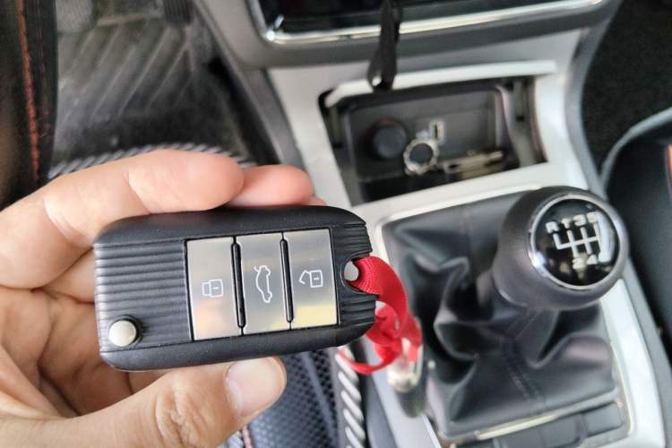 Used Roewe RX5 2020 20T Manual 4G Connect Super-Luxury Flagship Edition Interior 1