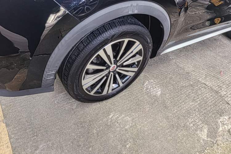 Used Roewe RX5 2020 20T Automatic 4G Connect Superior Flagship Edition Left Front Wheel Hub
