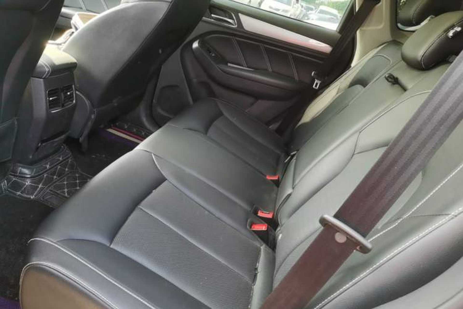 Used Roewe RX5 2020 20T Automatic 4G Connected Million Edition Left Rear Seat