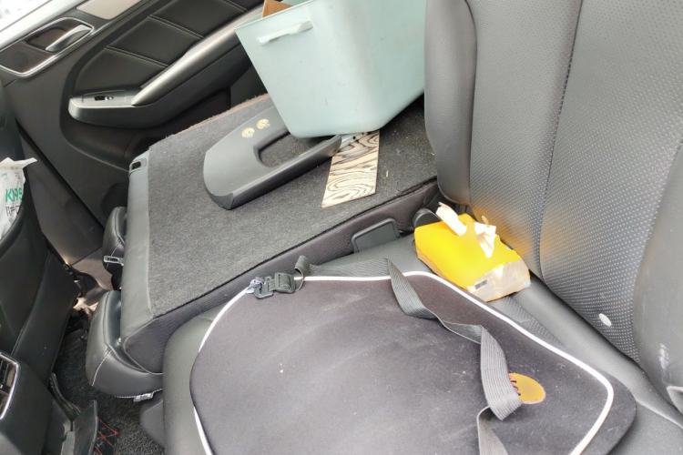 Used Roewe RX5 2020 20T Automatic 4G Connect Superior Flagship Edition Left Rear Seat
