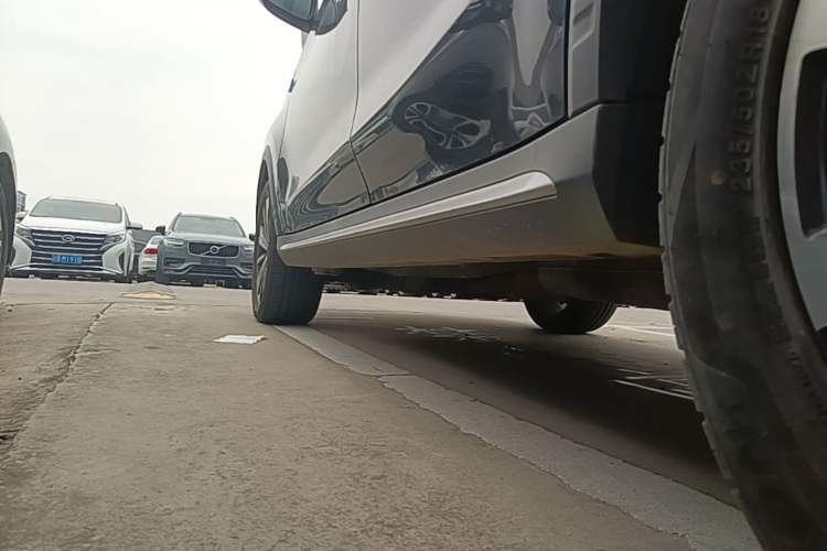 Used Roewe RX5 2020 20T Automatic 4G Connected Million-Dollar Flagship Edition Left Side Sill