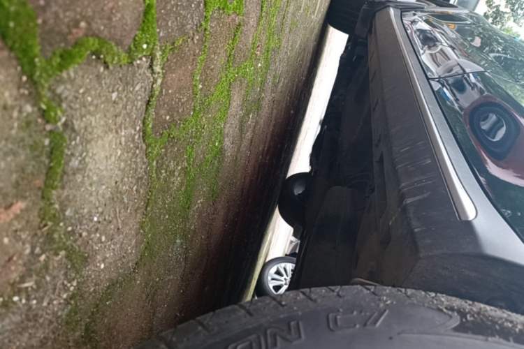 Used Roewe RX5 2020 20T Automatic 4G Connect Superior Flagship Edition Left Side Sill