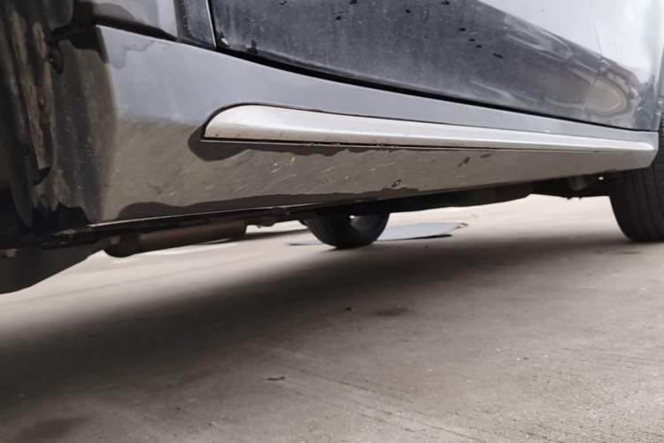 Used Roewe RX5 2020 20T Automatic 4G Connected Million-Dollar Flagship Edition Left Side Sill