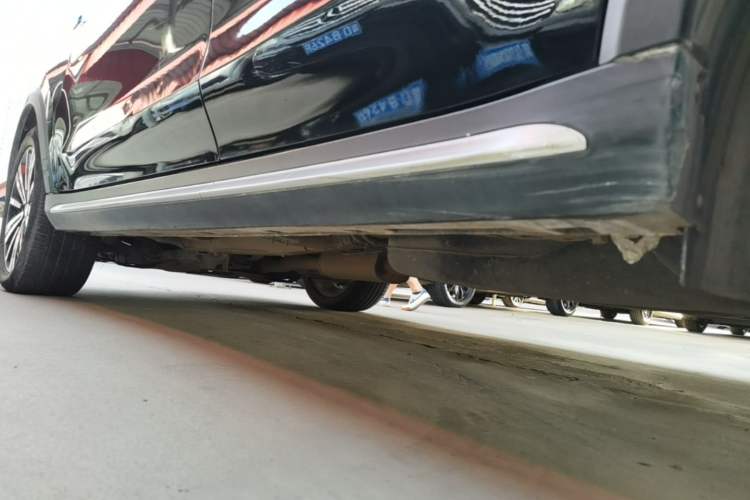 Used Roewe RX5 2020 20T Manual 4G Connect Million Edition Left Side Sill