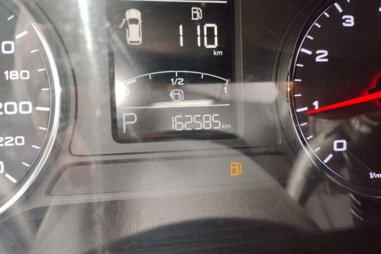 Used Roewe RX5 2020 20T Automatic 4G Connect Superior Flagship Edition Odometer Close Up