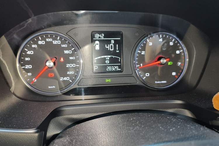 Used Roewe RX5 2020 20T Automatic 4G Connected Million Edition Odometer Close Up