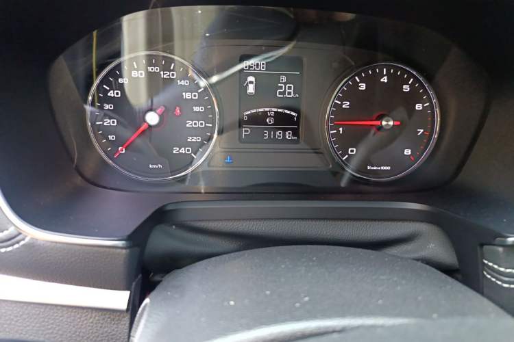 Used Roewe RX5 2020 20T Automatic 4G Connect Superior Flagship Edition Odometer Close Up
