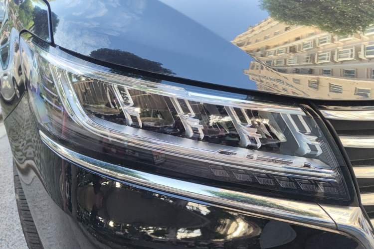 Used Roewe RX5 2020 20T Automatic 4G Connect Superior Flagship Edition Right Front Headlight