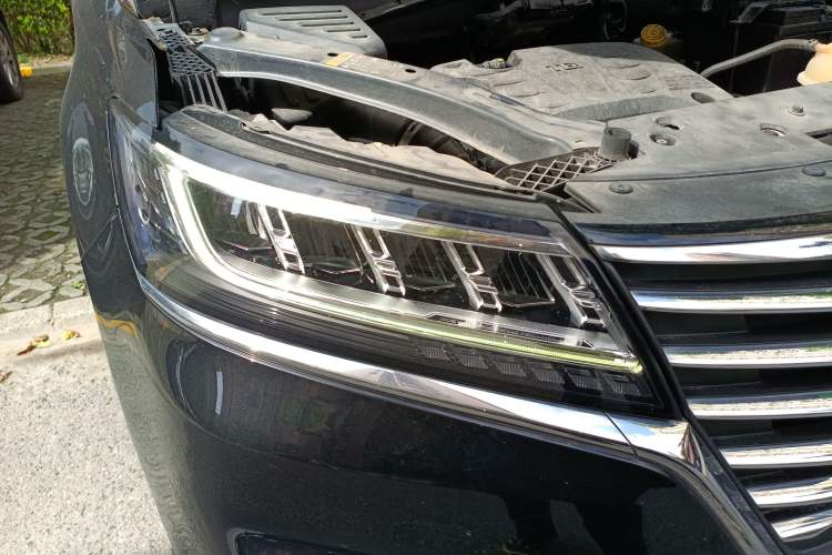 Used Roewe RX5 2020 20T Automatic 4G Connect Superior Flagship Edition Right Front Headlight