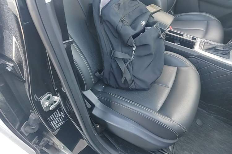 Used Roewe RX5 2020 20T Automatic 4G Connected Million Edition Right Front Seat
