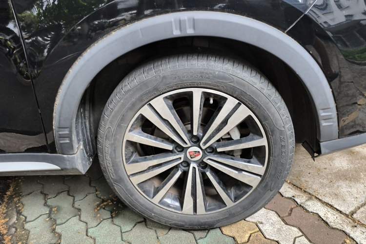 Used Roewe RX5 2020 20T Automatic 4G Connect Excellence Edition Right Front Wheel Hub