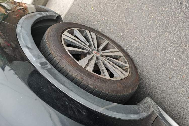 Used Roewe RX5 2020 20T Manual 4G Connect Super-Luxury Flagship Edition Right Front Wheel Hub