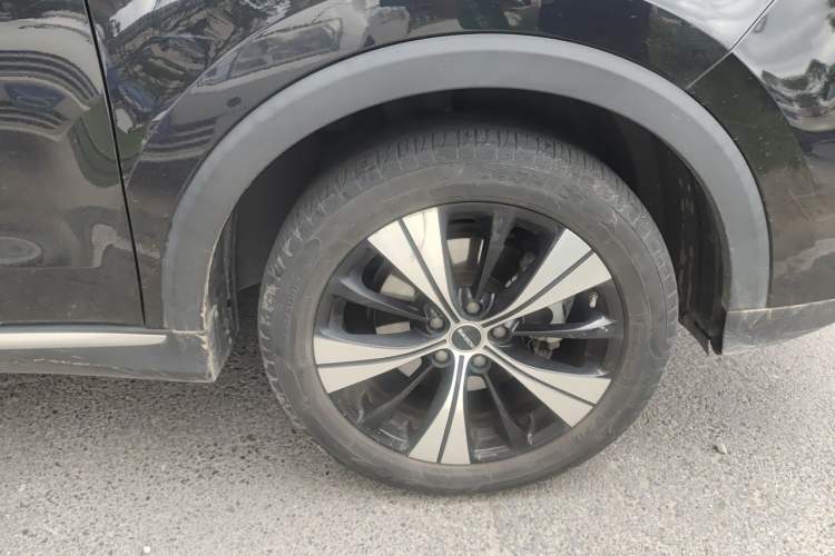 Used Roewe RX5 2020 PLUS 300TGI Automatic Ali National Trend Flagship Edition Right Front Wheel Hub
