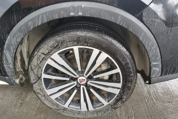 Used Roewe RX5 2020 20T Automatic 4G Connect Superior Flagship Edition Right Front Wheel Hub