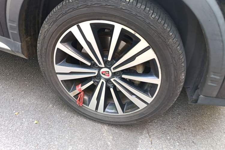 Used Roewe RX5 2020 20T Automatic 4G Connect Superior Flagship Edition Right Front Wheel Hub