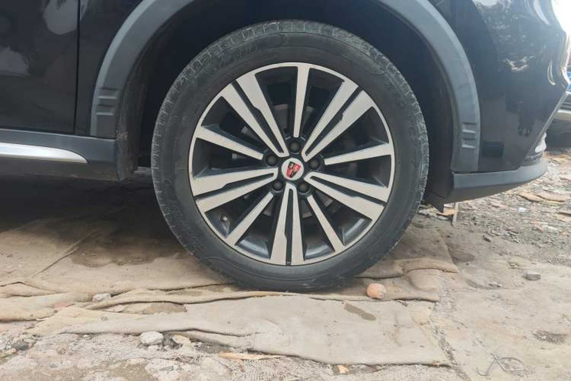 Used Roewe RX5 2020 20T Automatic 4G Connect Excellence Edition Right Front Wheel Hub