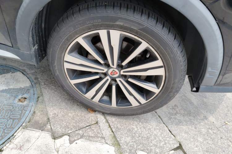 Used Roewe RX5 2020 20T Automatic 4G Connect Superior Flagship Edition Right Front Wheel Hub