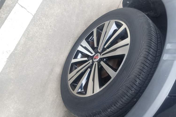 Used Roewe RX5 2020 20T Automatic 4G Connect Superior Flagship Edition Right Rear Wheel Hub
