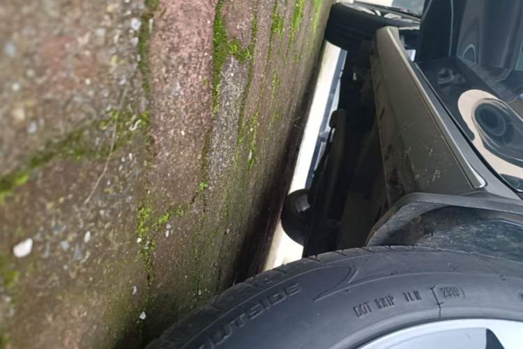 Used Roewe RX5 2020 20T Automatic 4G Connect Superior Flagship Edition Right Side Sill