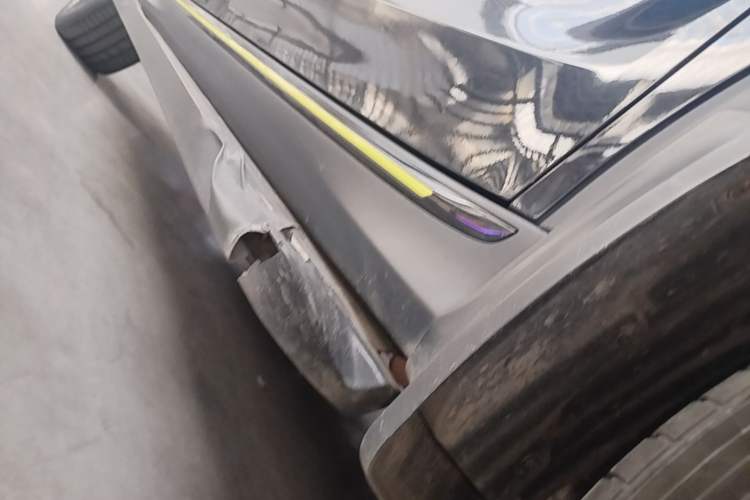 Used Roewe RX5 2020 PLUS 300TGI Automatic Ali National Style Ronglin Edition Right Side Sill