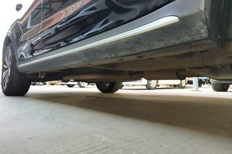 Used Roewe RX5 2020 20T Manual 4G Connect Million Edition Right Side Sill