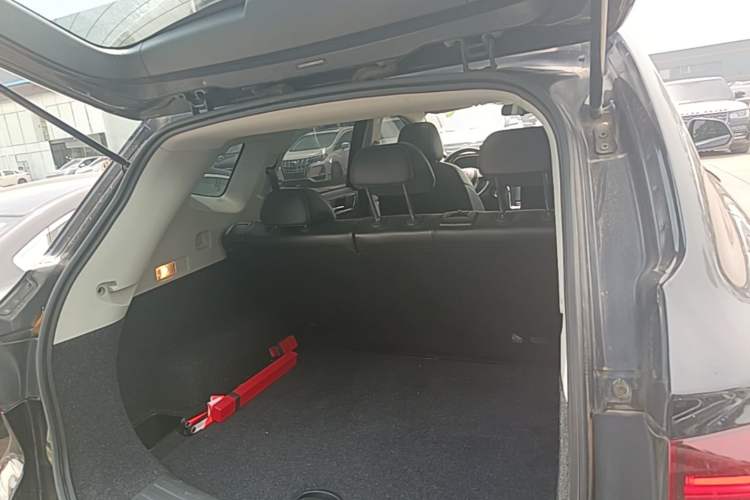 Used Roewe RX5 2020 20T Automatic 4G Connected Million-Dollar Flagship Edition Trunk
