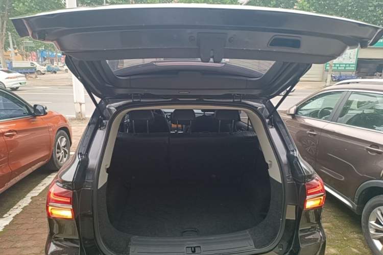 Used Roewe RX5 2020 20T Automatic 4G Connect Superior Flagship Edition Trunk