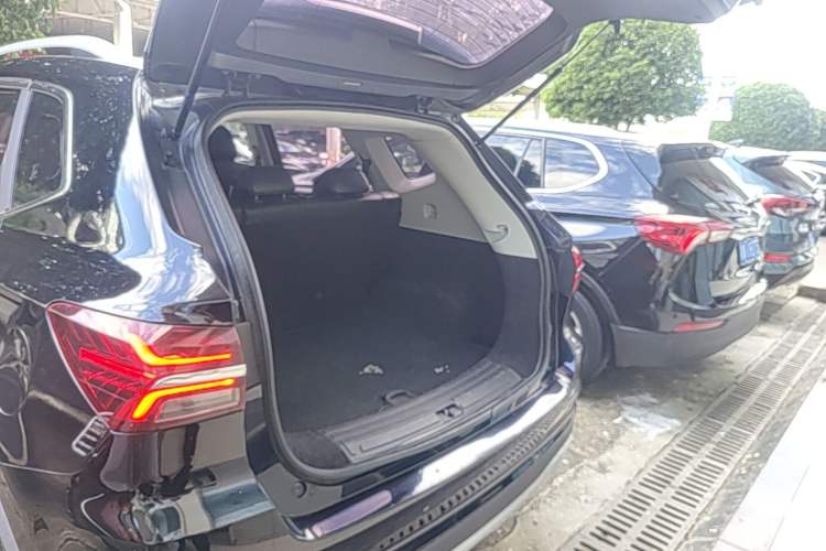 Used Roewe RX5 2020 20T Automatic 4G Connect Superior Flagship Edition Trunk