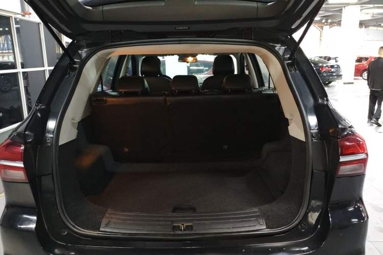 Used Roewe RX5 2020 20T Automatic 4G Connected Million Edition Trunk